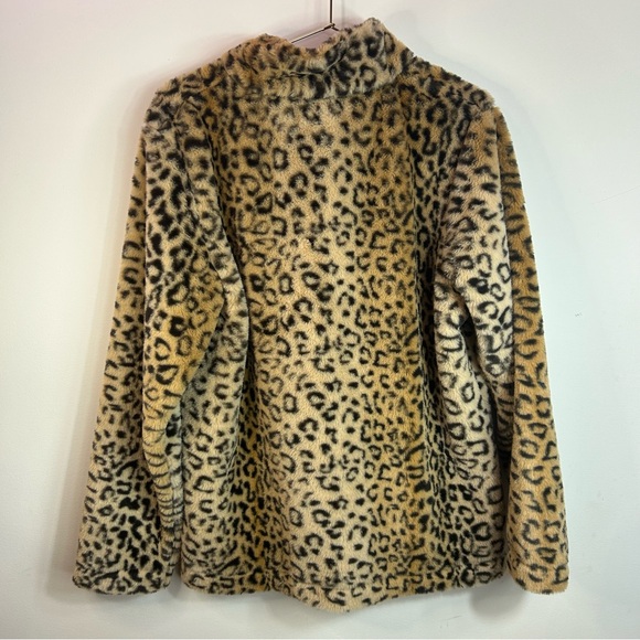 PINK LILY | Fuzzy Leopard Cheetah Henley Zip - Picture 2 of 5